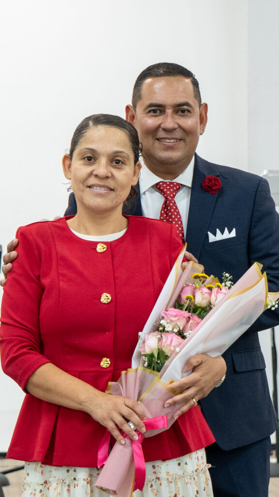 Pastores Roxana y Cesar Cardona 2 Pastores Cesar y Roxana Cardona